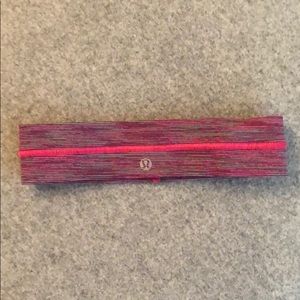 Lululemon Fly Away Tamer headband